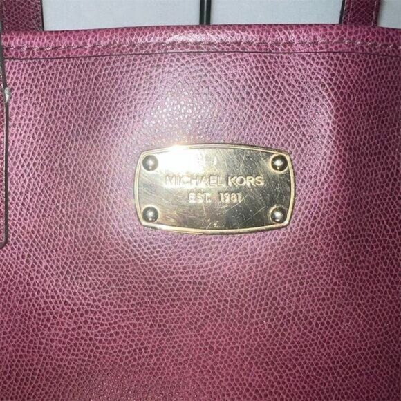 Michael Kors Jet Set Travel  Tote Burgundy  Leather Bag - Picture 3 of 14